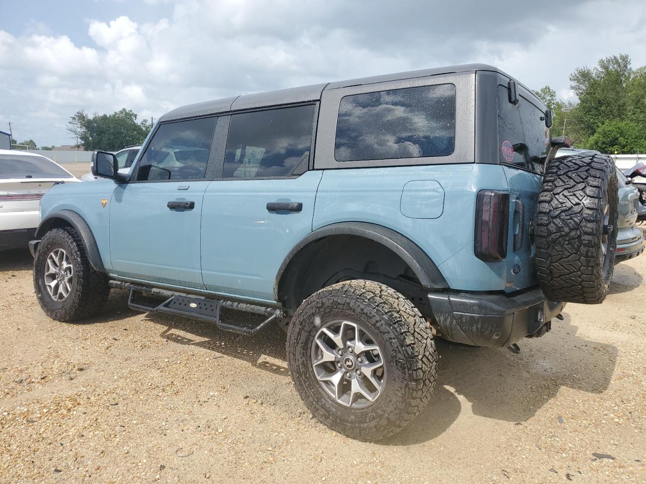 2022 Ford Bronco Base VIN: 1FMEE5DP5NLB84025 Lot: 65427325