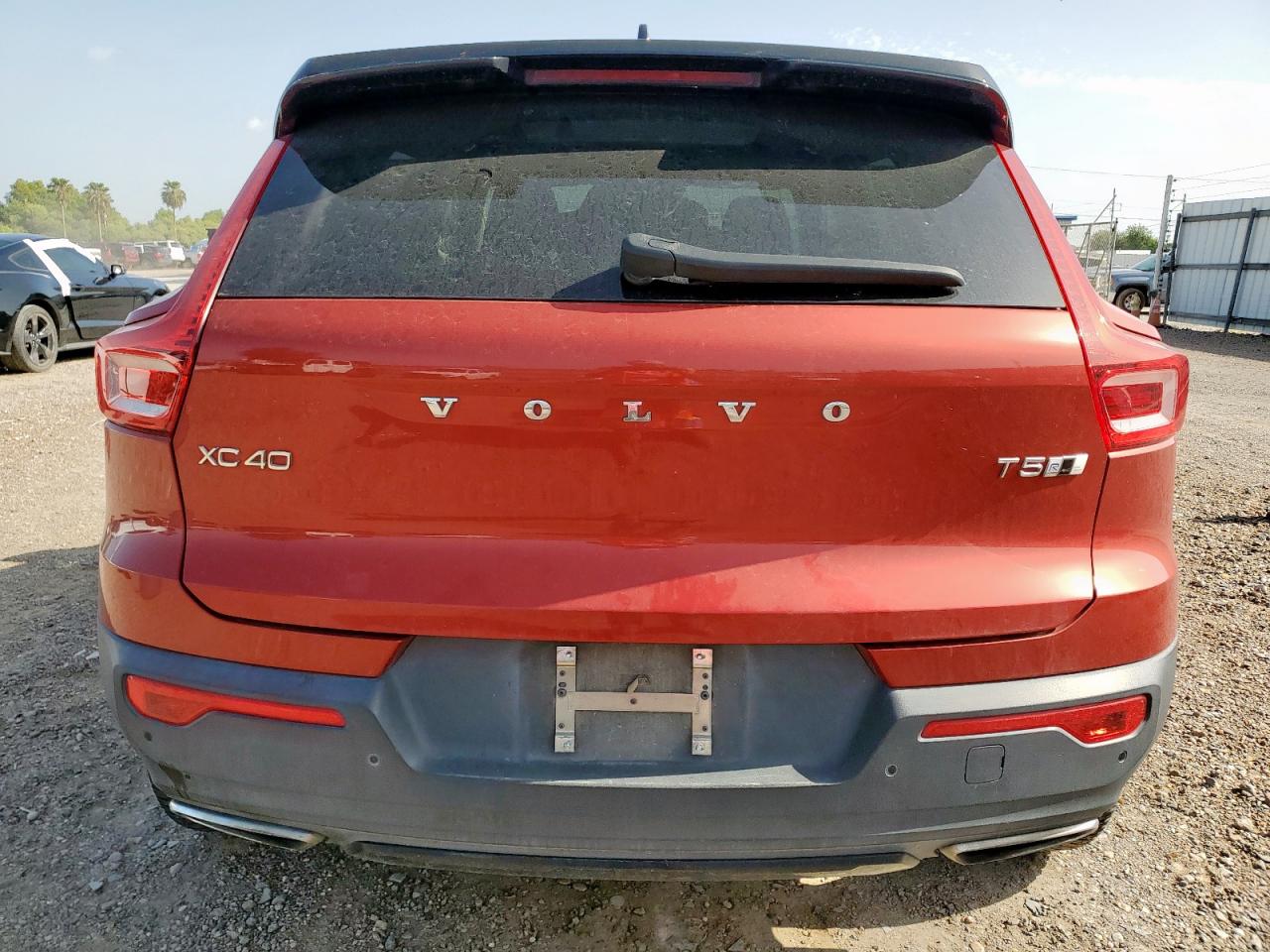 2020 Volvo Xc40 T5 R-Design VIN: YV4162UM6L2177797 Lot: 64794075