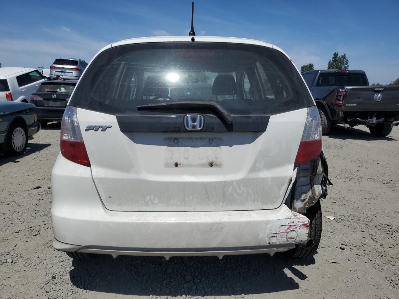 2011 Honda Fit VIN: JHMGE8H3XDC015914 Lot: 65263075