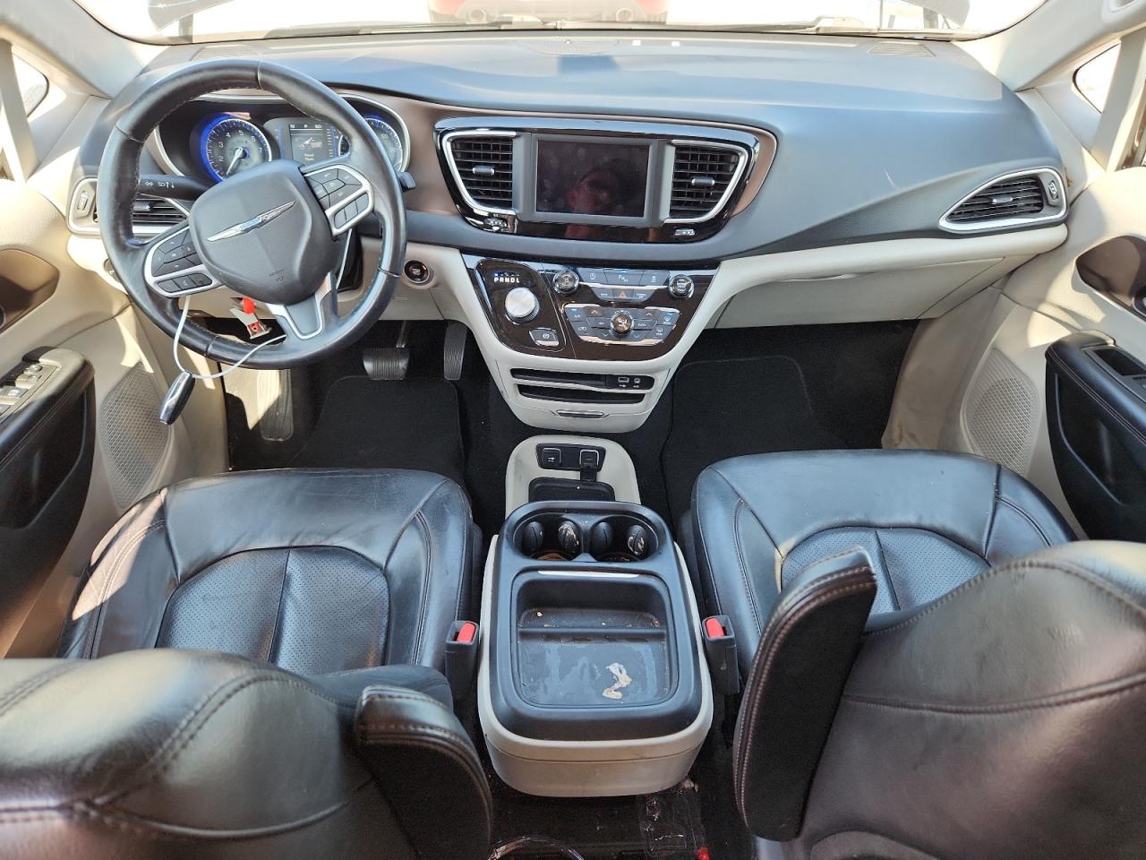2018 Chrysler Pacifica Touring L VIN: 2C4RC1BGXJR124153 Lot: 64004445
