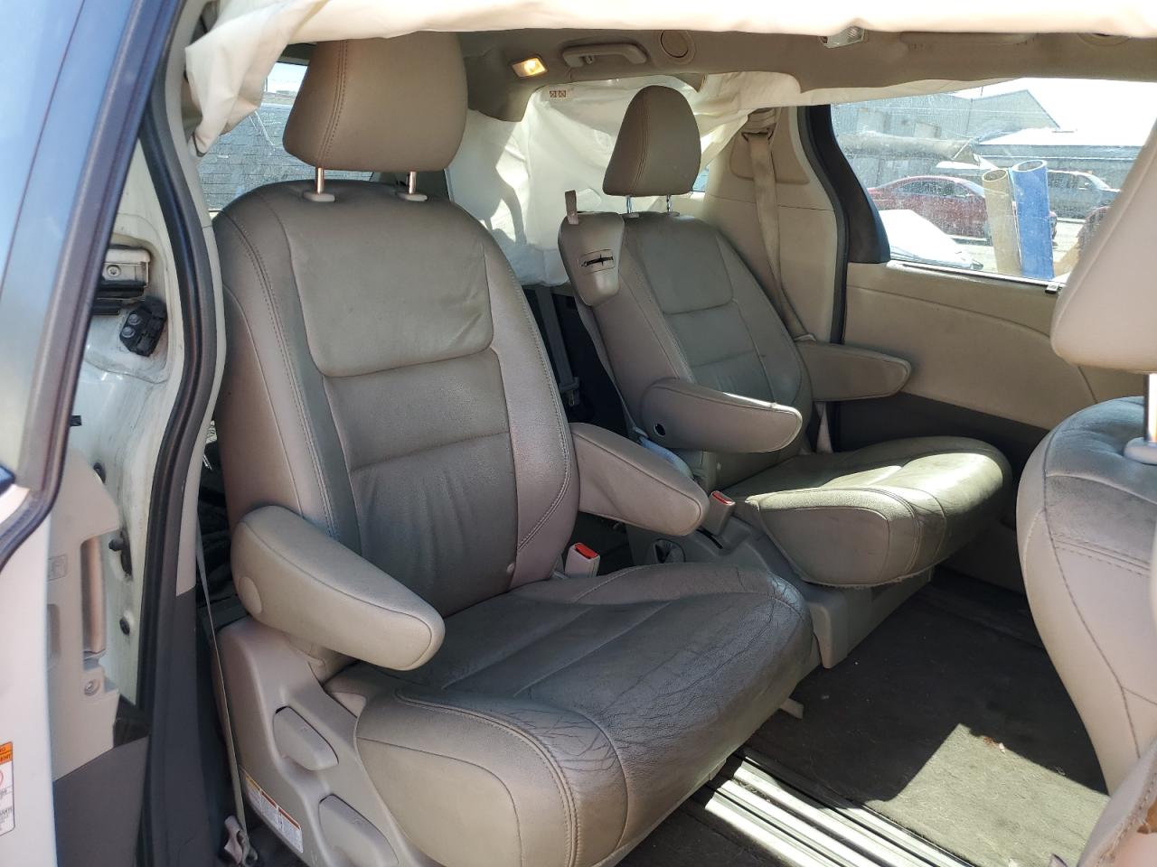 2015 Toyota Sienna Xle VIN: 5TDYK3DC3FS633276 Lot: 67418395
