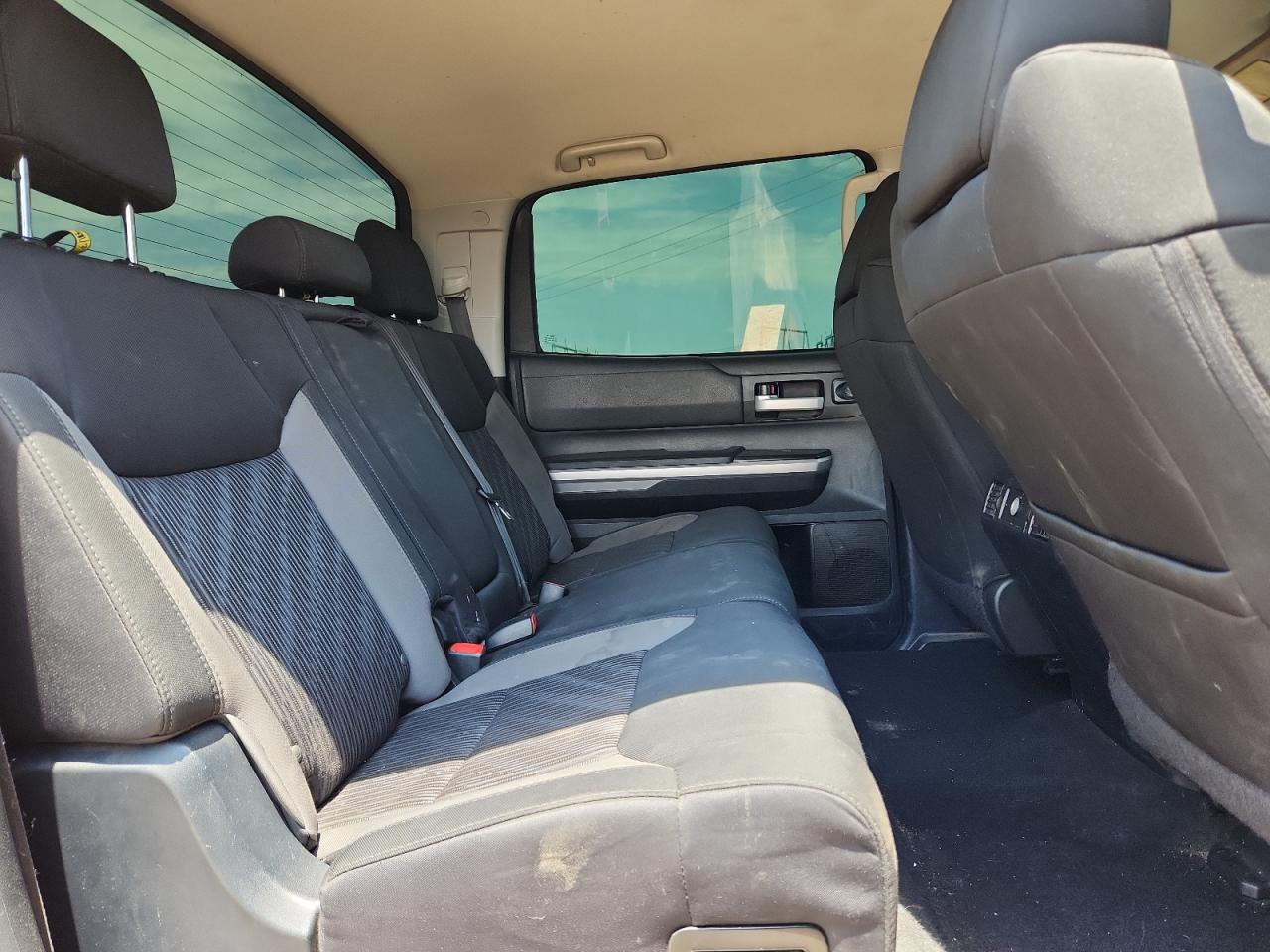 2017 Toyota Tundra Crewmax Sr5 VIN: 5TFDY5F15HX661498 Lot: 65445185
