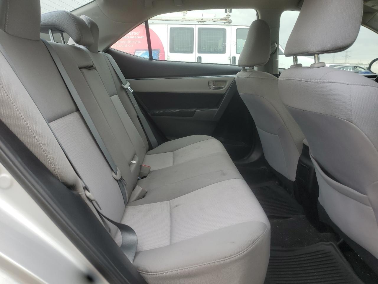 2015 Toyota Corolla L VIN: 5YFBURHE3FP231135 Lot: 65227255