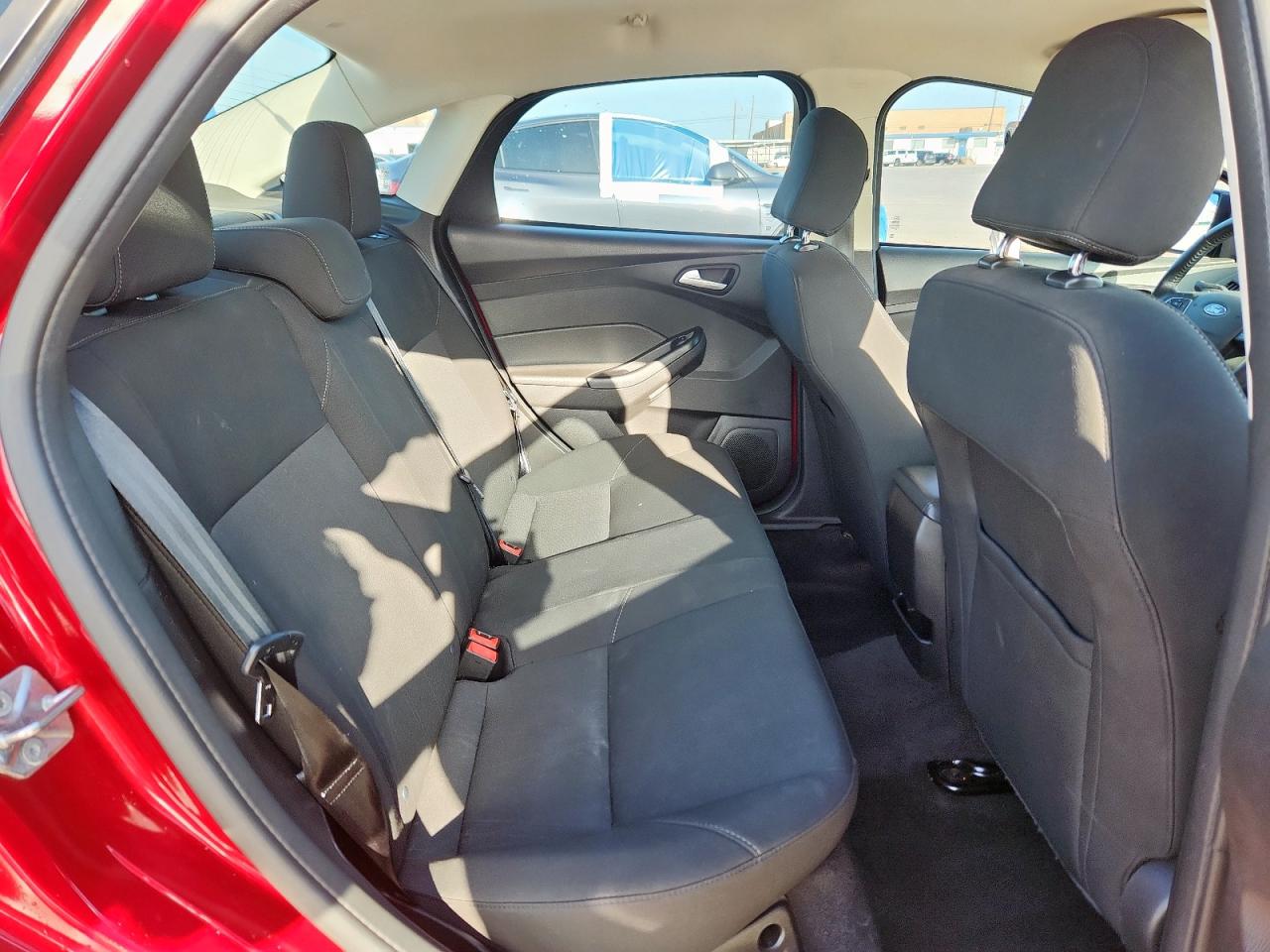 2016 Ford Focus Se VIN: 1FADP3F27GL369010 Lot: 65372035