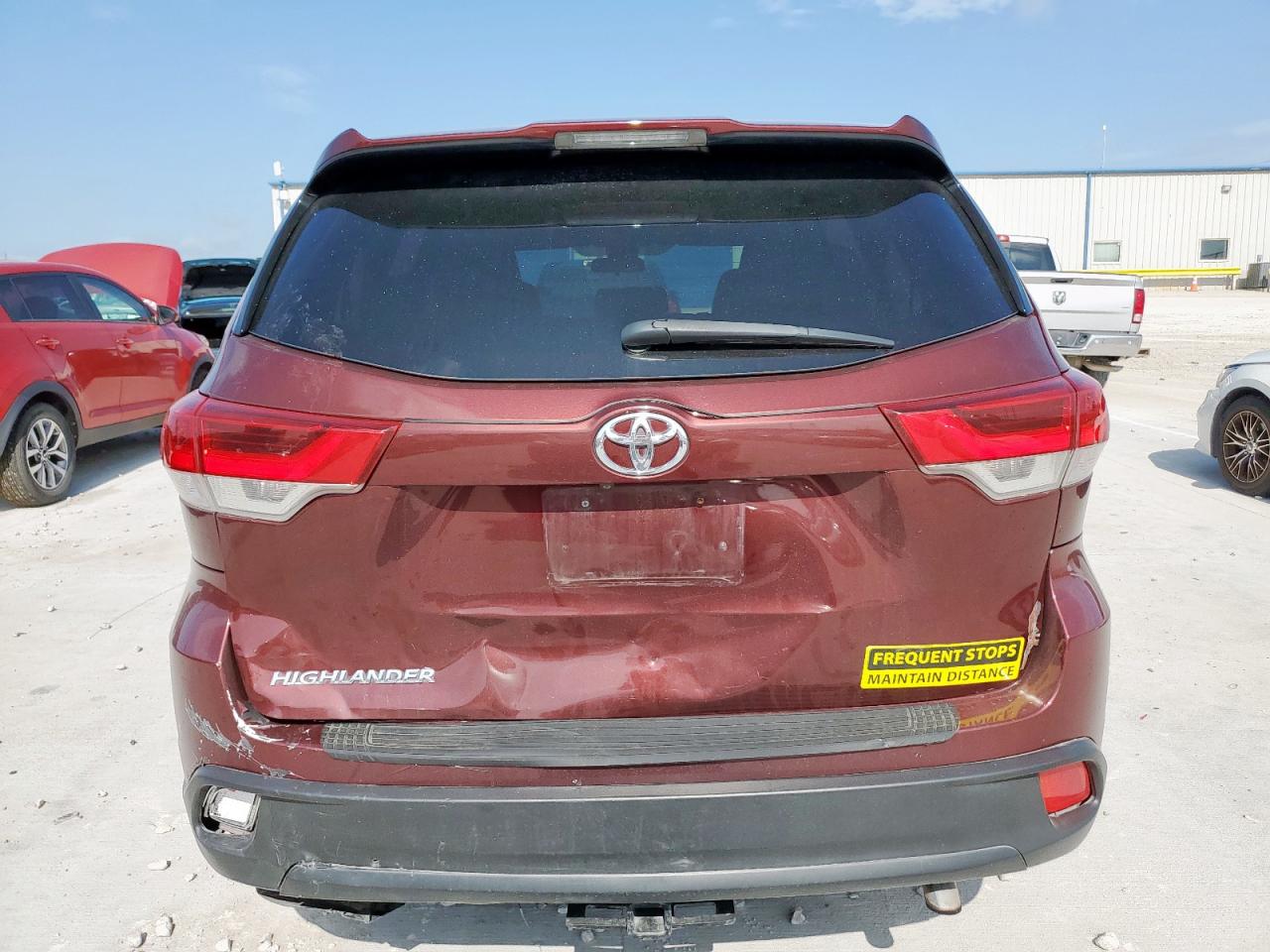 2017 Toyota Highlander Le VIN: 5TDZARFH5HS028861 Lot: 64402855