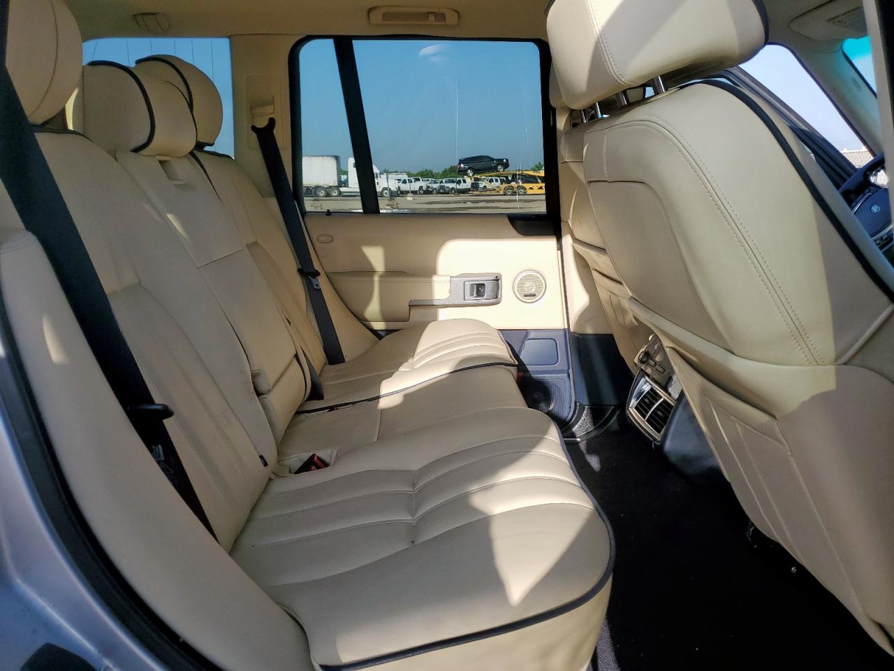 2006 Land Rover Range Rover Hse VIN: SALMF15466A215475 Lot: 64760595