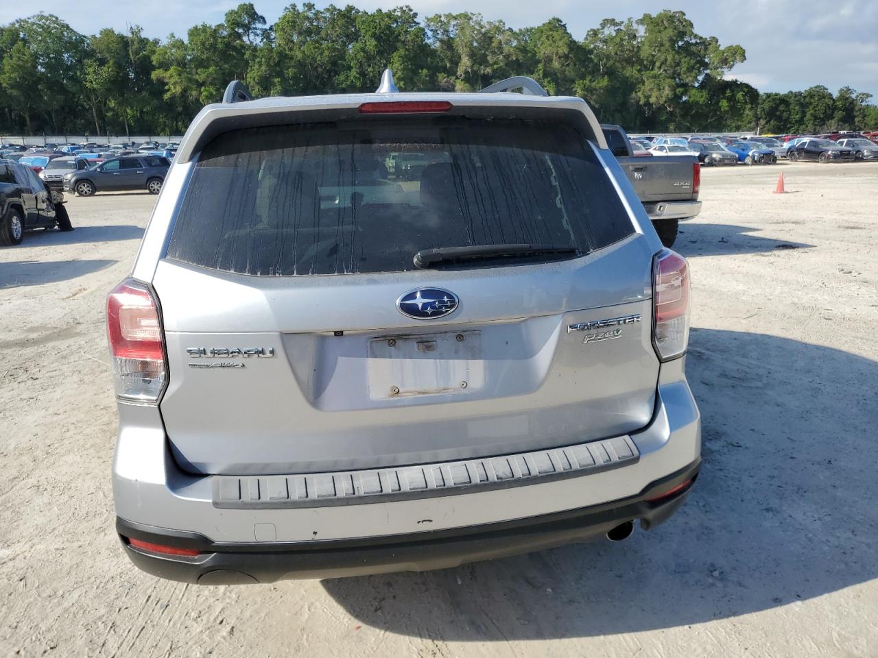 2017 Subaru Forester 2.5I Limited VIN: JF2SJAJCXHH806821 Lot: 64376185