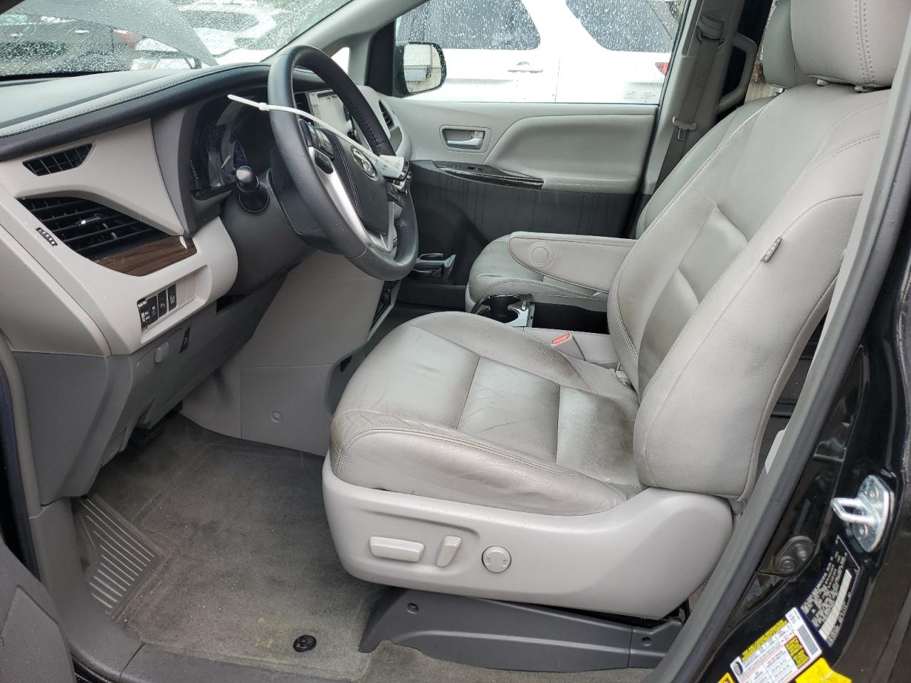 2017 Toyota Sienna Xle VIN: 5TDDZ3DC2HS150620 Lot: 66264425