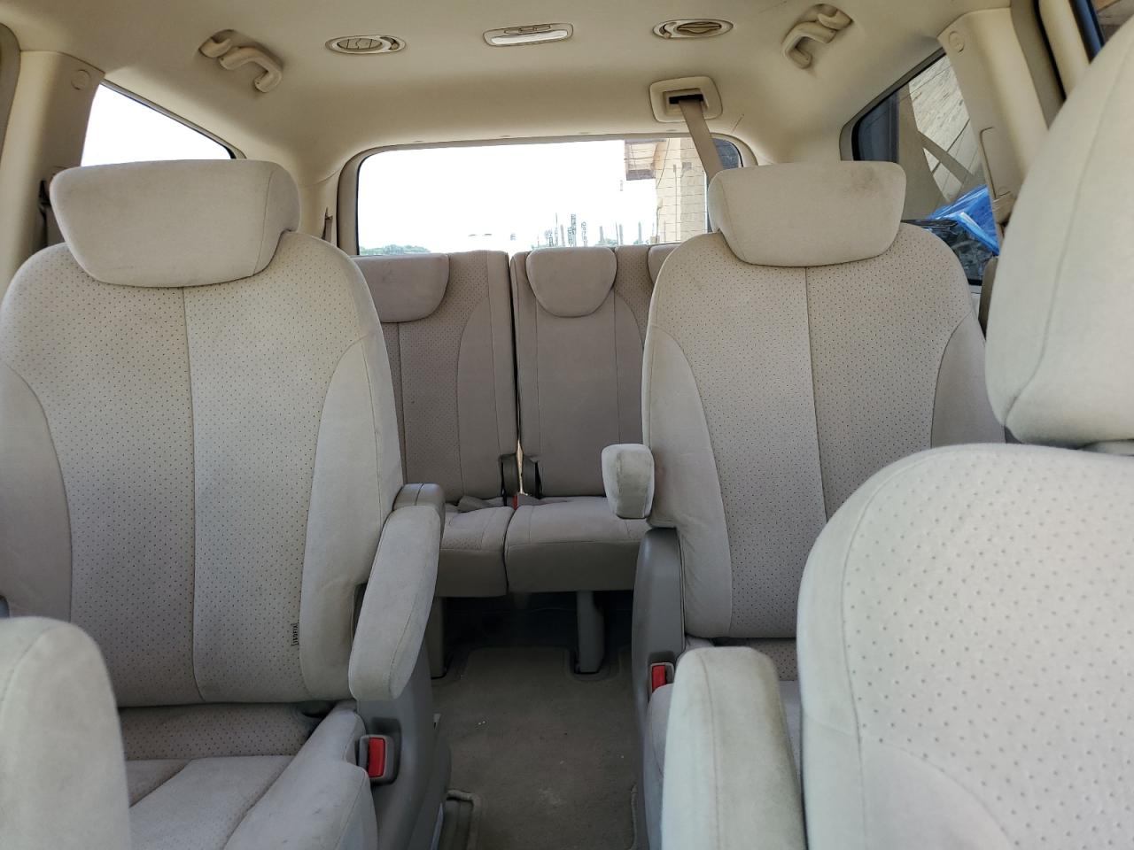 2007 Hyundai Entourage Gls VIN: KNDMC233876013872 Lot: 64031265