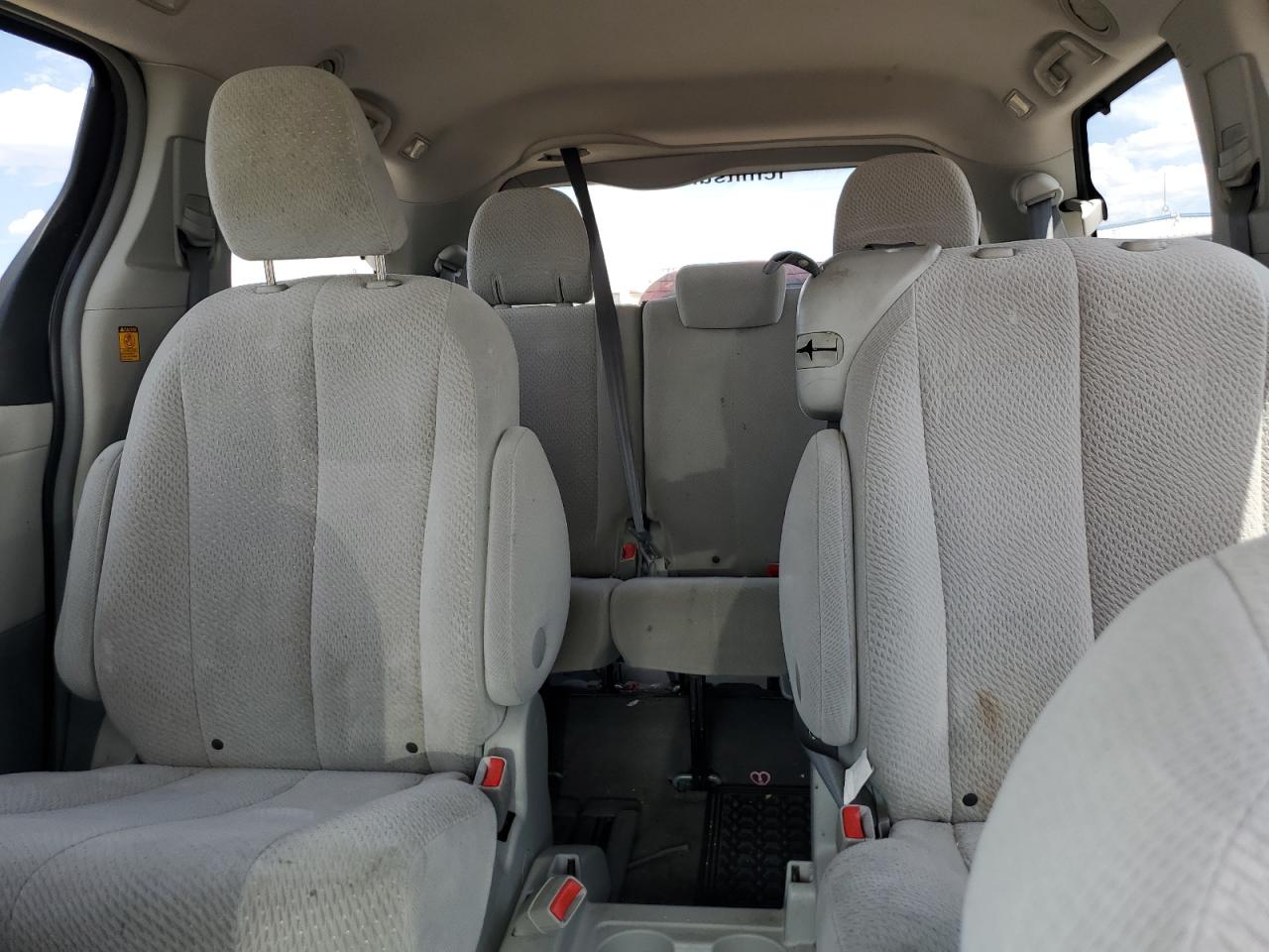 2011 Toyota Sienna Le VIN: 5TDKK3DC8BS065350 Lot: 63102045