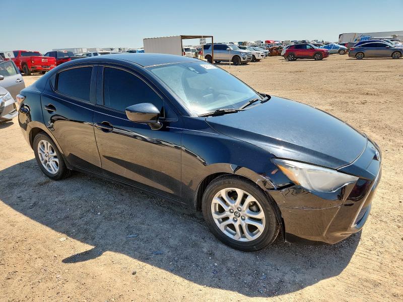  TOYOTA YARIS 2017 Czarny