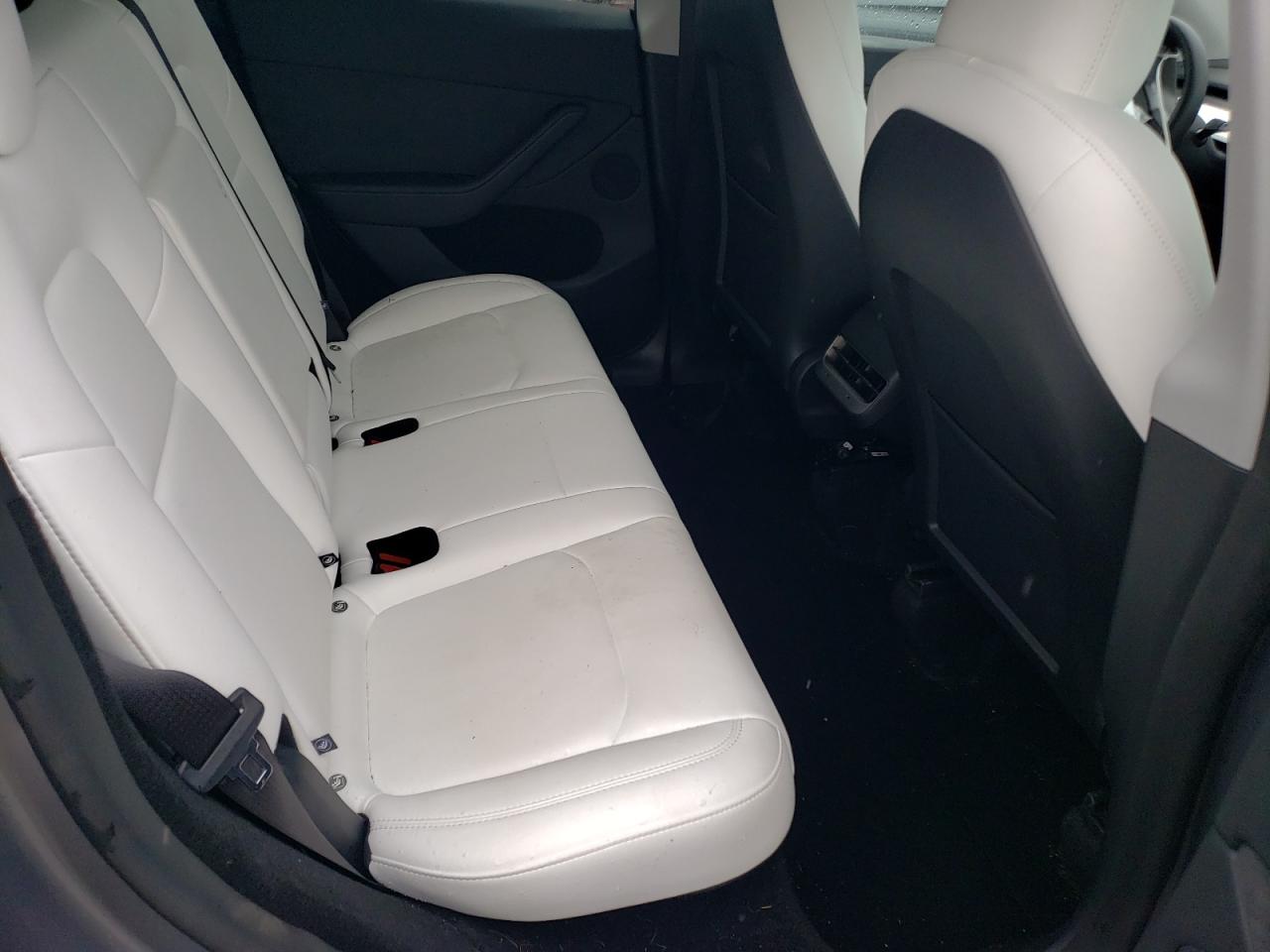 2024 Tesla Model Y VIN: 7SAYGDED9RA323446 Lot: 63937175