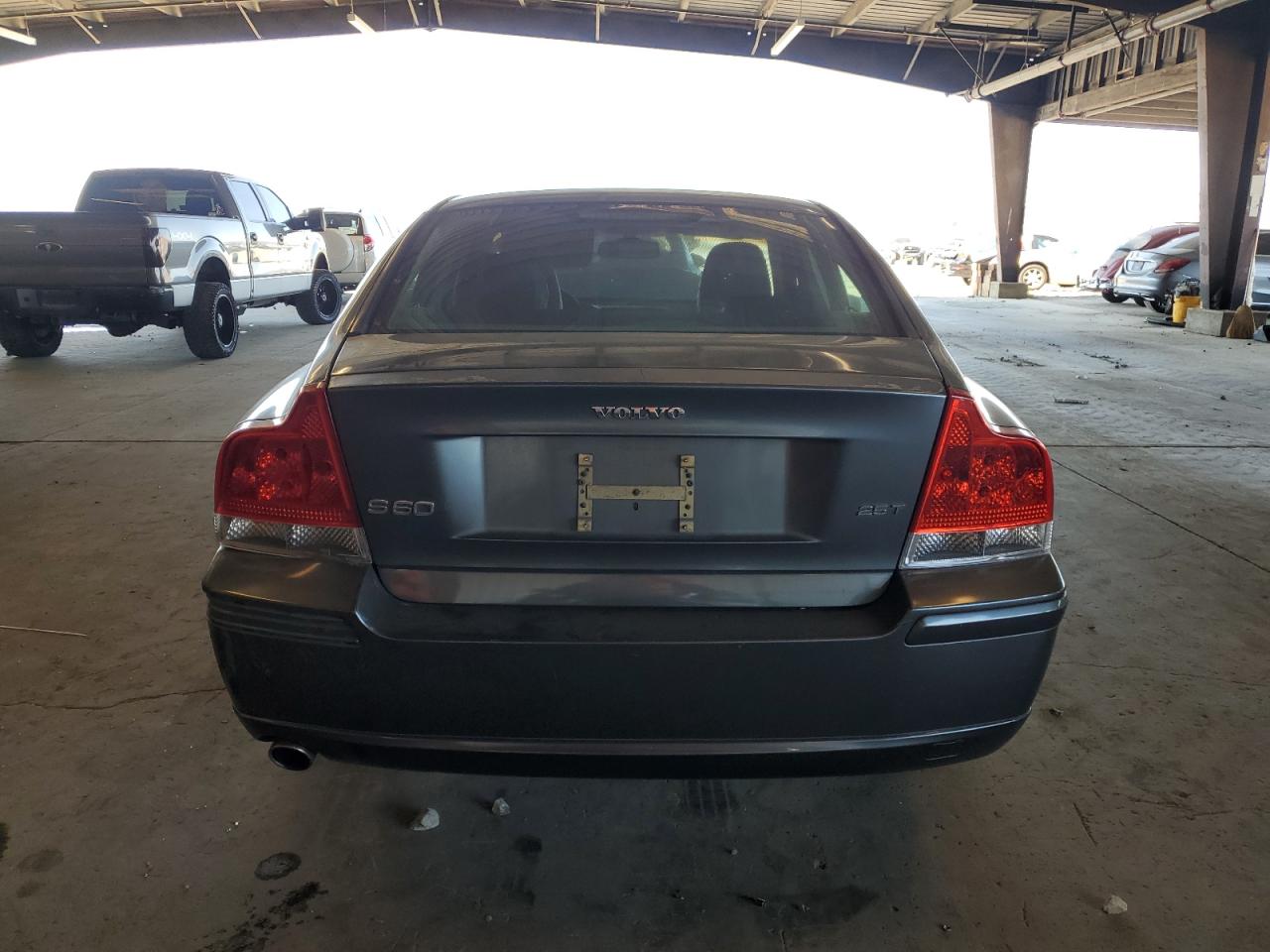 2005 Volvo S60 2.5T VIN: YV1RS592952428884 Lot: 64216895