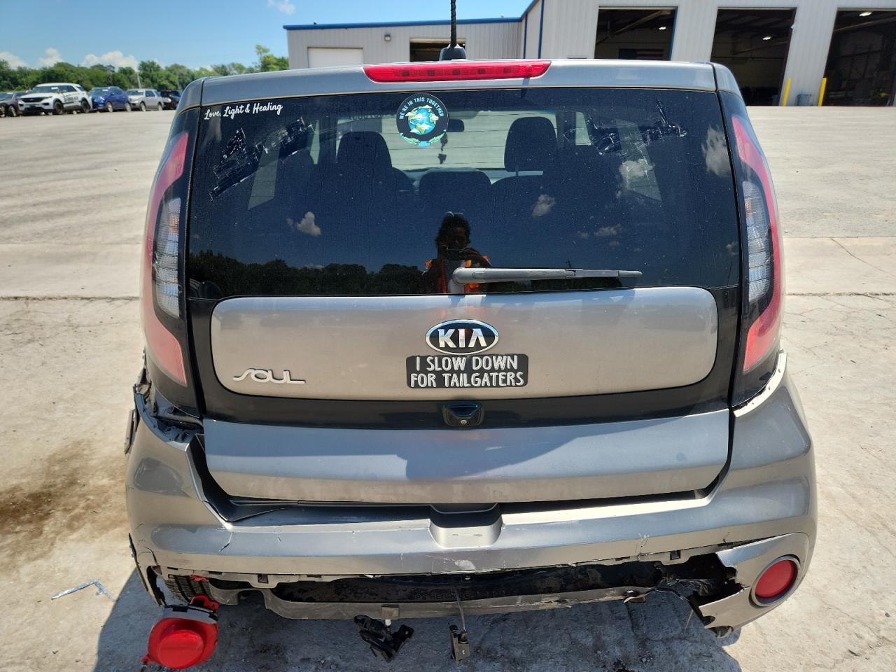2018 Kia Soul + VIN: KNDJP3A57J7565723 Lot: 64307085