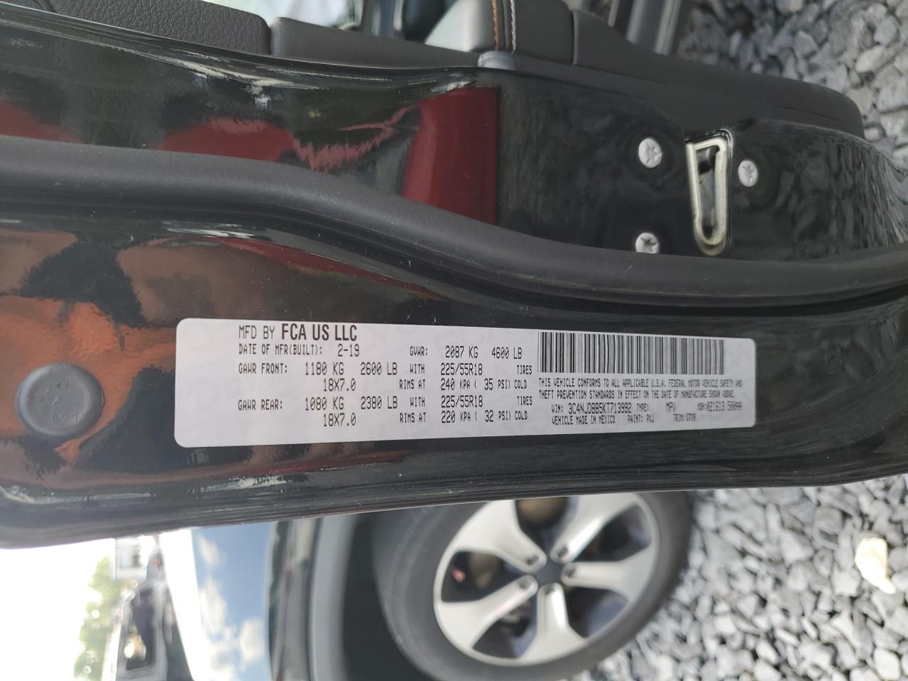 2019 Jeep Compass Latitude VIN: 3C4NJDBB5KT713992 Lot: 64503495