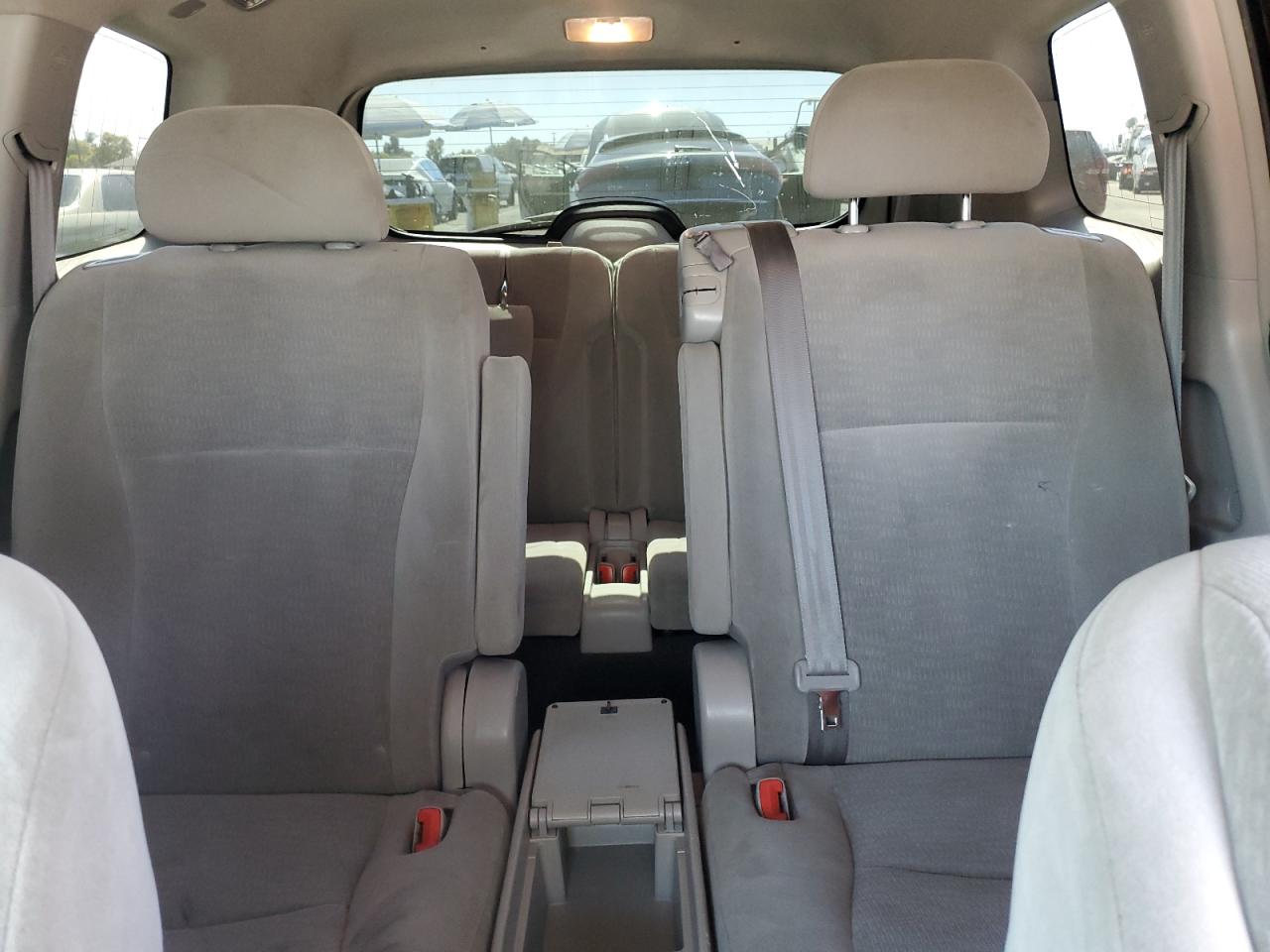 2011 Toyota Highlander Base VIN: 5TDZK3EH1BS041013 Lot: 65015935