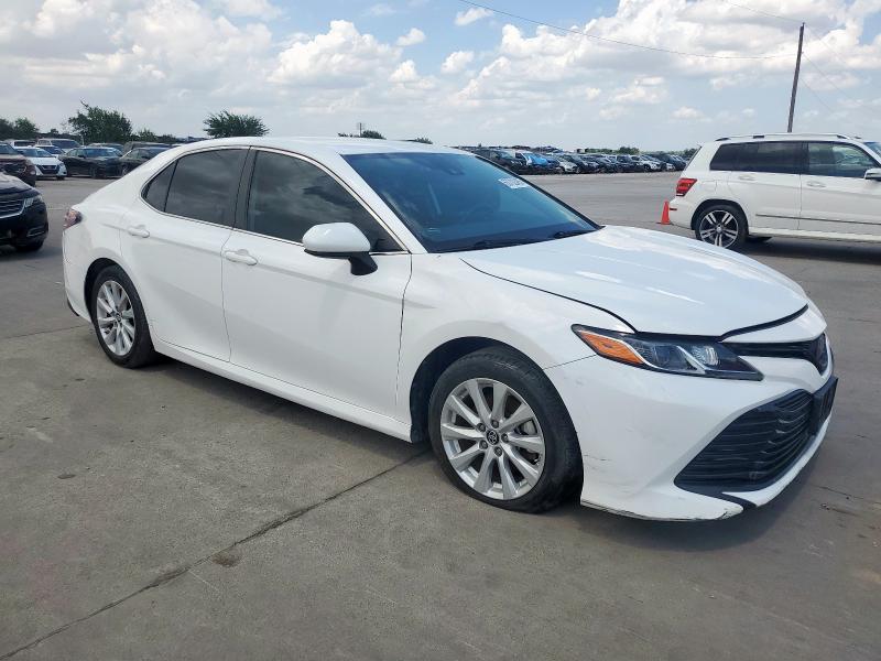  TOYOTA CAMRY 2019 Белы
