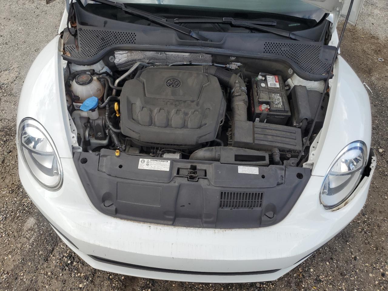 2018 Volkswagen Beetle S VIN: 3VWFD7ATXJM721289 Lot: 64570615