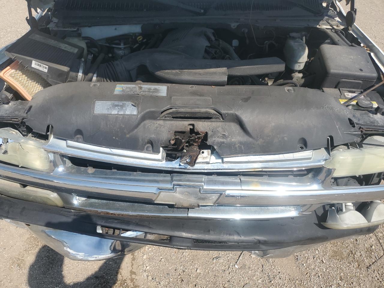 2004 Chevrolet Suburban C1500 VIN: 1GNEC16Z14J123208 Lot: 64813165
