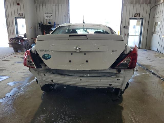  NISSAN VERSA 2018 Білий