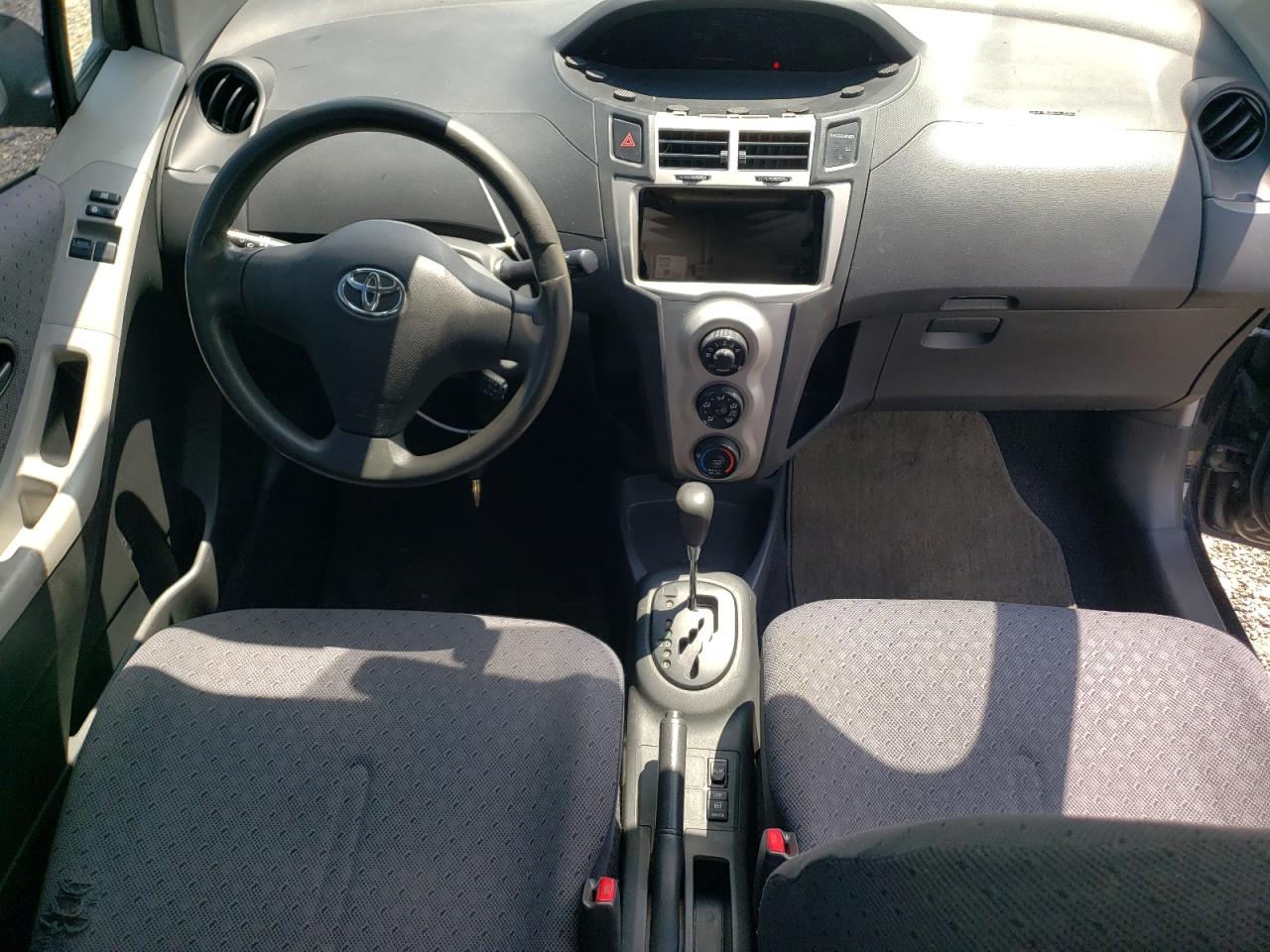 2009 Toyota Yaris VIN: JTDJT903295260863 Lot: 65018125