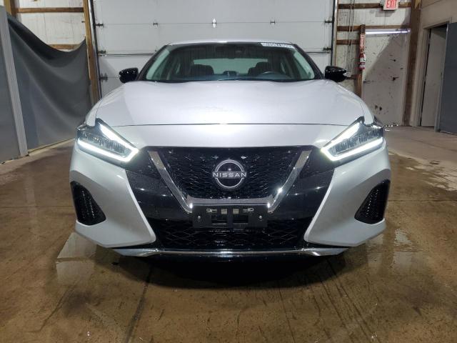  NISSAN MAXIMA 2023 Серебристый