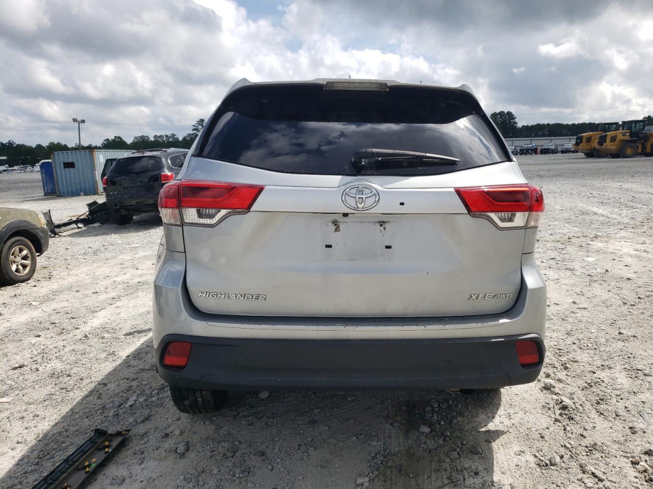 2017 Toyota Highlander Se VIN: 5TDJZRFHXHS464966 Lot: 64739515
