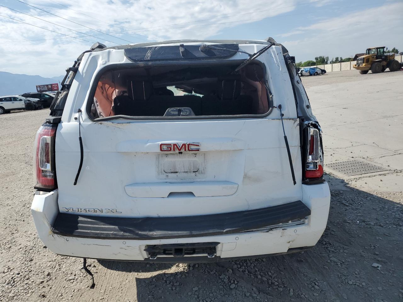 2017 GMC Yukon Xl K1500 Slt VIN: 1GKS2GKC8HR190743 Lot: 62198955