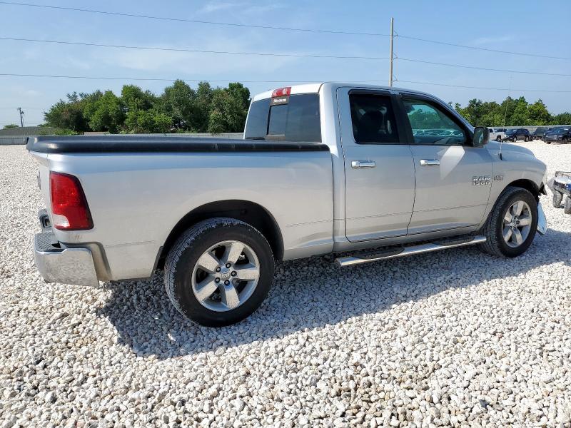 Pickups RAM 1500 2015 Srebrny