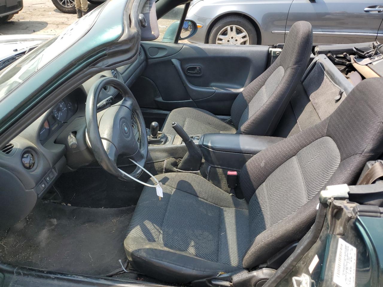 2000 Mazda Mx-5 Miata Base VIN: JM1NB3533Y0151883 Lot: 64423925
