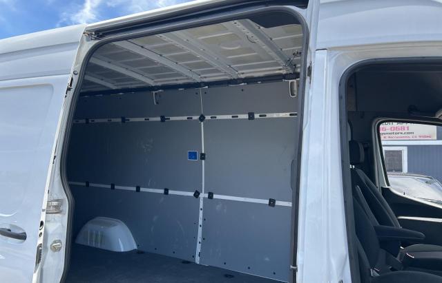  MERCEDES-BENZ SPRINTER 2024 Белы