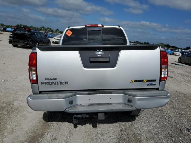  NISSAN FRONTIER 2017 Srebrny