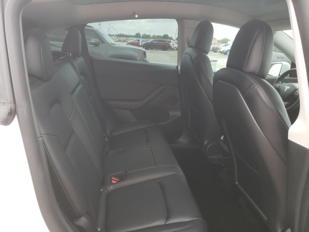 2022 Tesla Model Y VIN: 7SAYGDEF7NF372515 Lot: 61592095