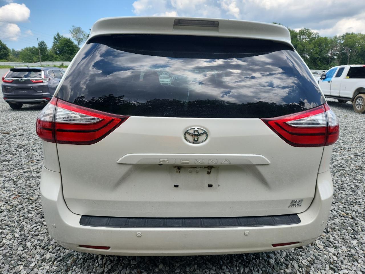 2017 Toyota Sienna Xle VIN: 5TDDZ3DC8HS160360 Lot: 65674565