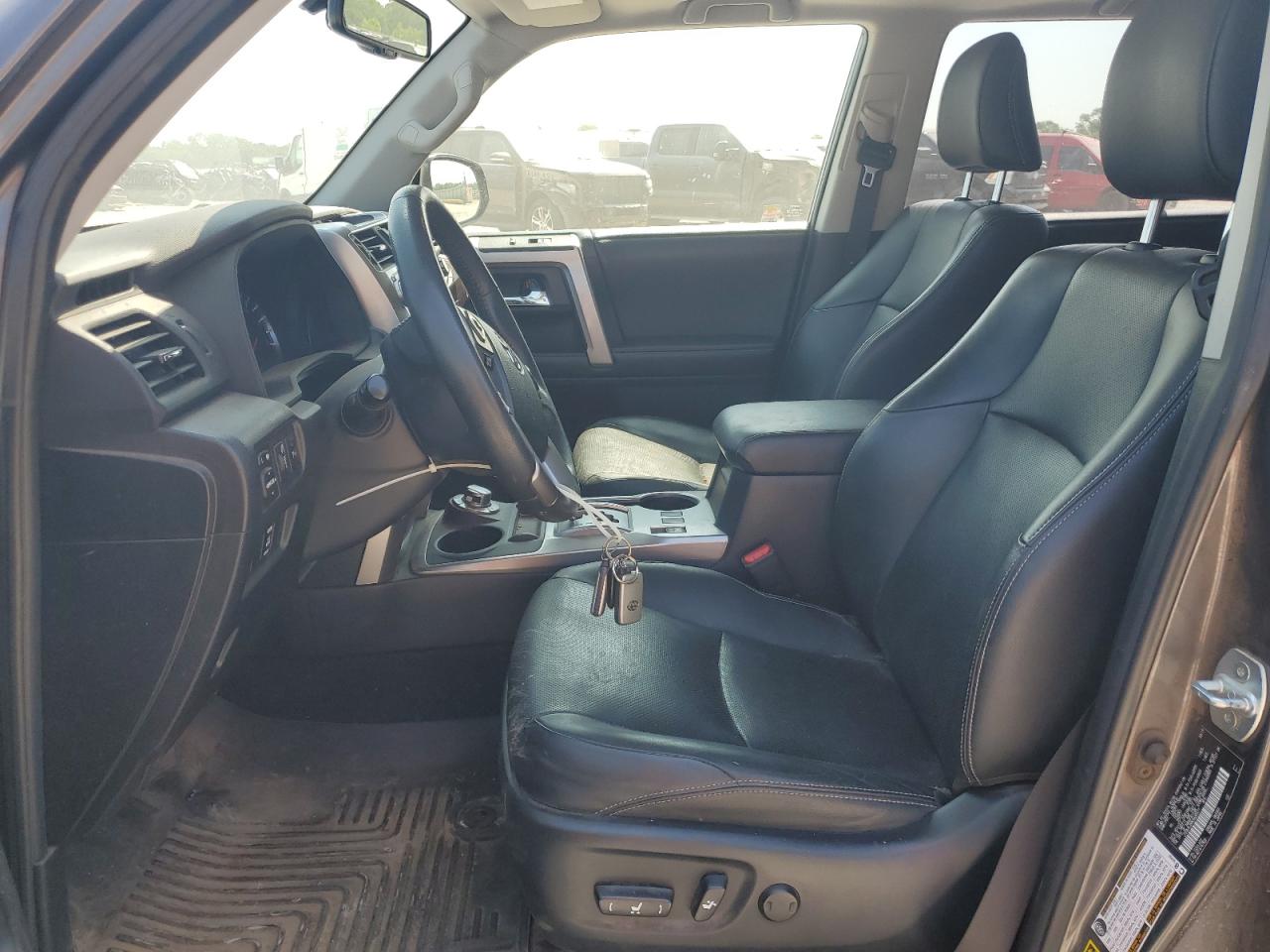 2019 Toyota 4Runner Sr5/Sr5 Premium VIN: JTEBU5JR0K5689577 Lot: 64607865