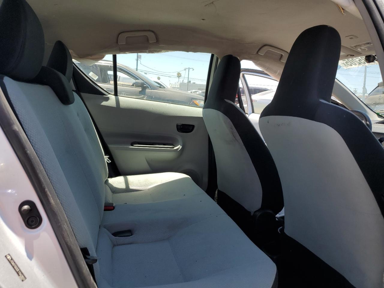 2014 Toyota Prius C VIN: JTDKDTB32E1562893 Lot: 64335205