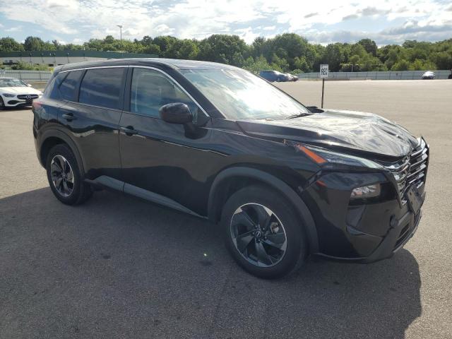  NISSAN ROGUE 2024 Czarny