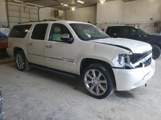  CHEVROLET SUBURBAN 2013 White