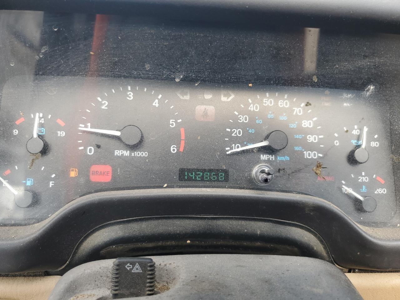 2000 Jeep Wrangler / Tj Sahara VIN: 1J4FA59SXYP753332 Lot: 65791205