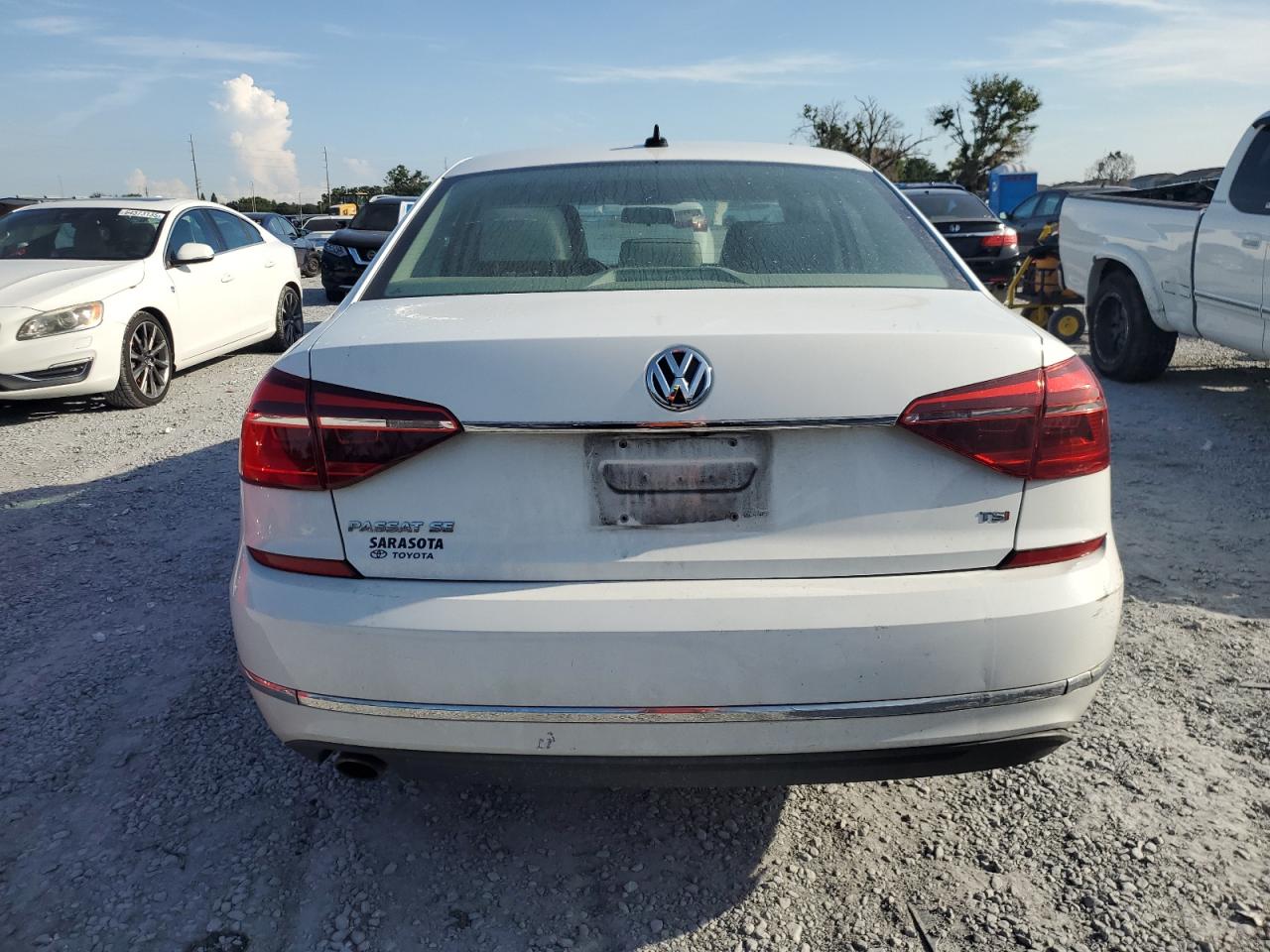2018 Volkswagen Passat Se VIN: 1VWBA7A33JC015130 Lot: 64163855