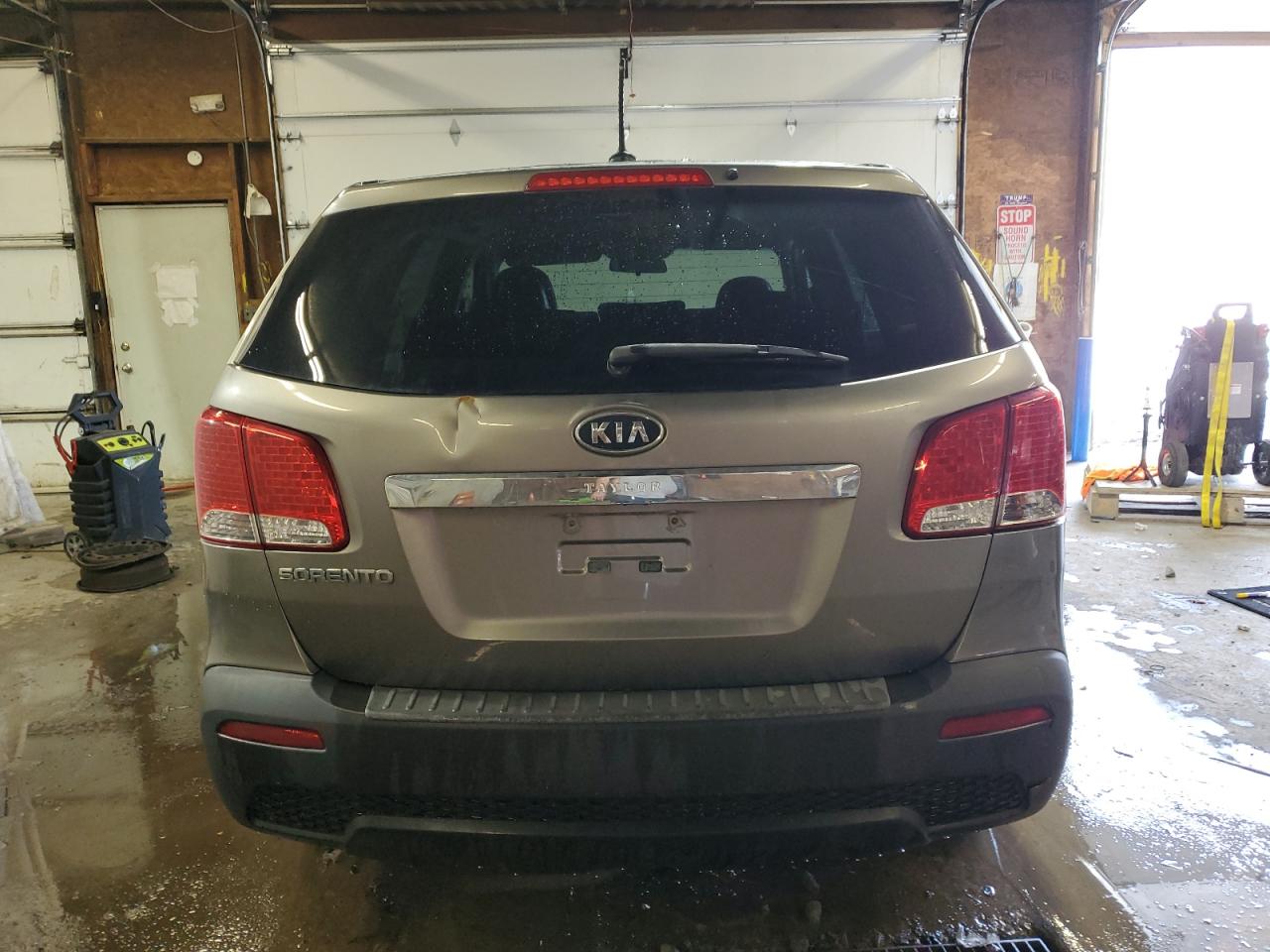 2012 Kia Sorento Base VIN: 5XYKT3A16CG214112 Lot: 64049465
