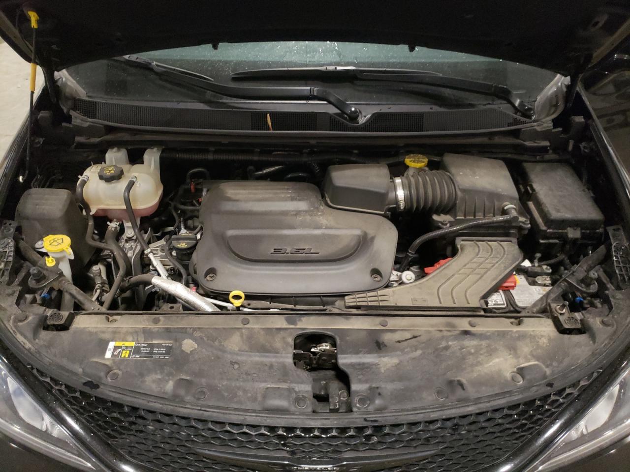 2019 Chrysler Pacifica Touring L VIN: 2C4RC1BGXKR604307 Lot: 64831315