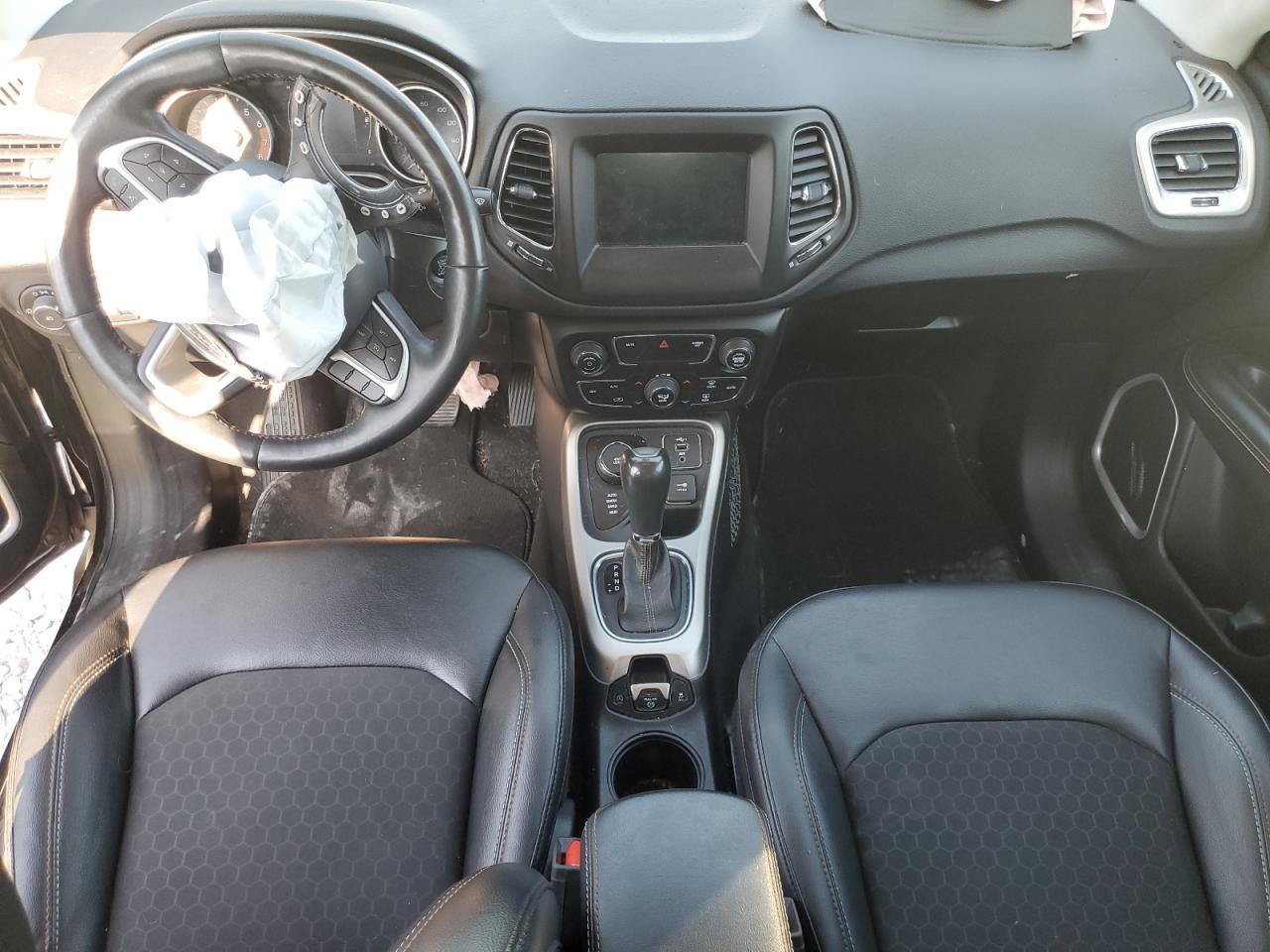 2019 Jeep Compass Latitude VIN: 3C4NJDBB9KT647396 Lot: 64240275