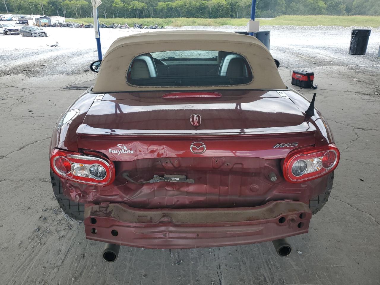 jm1nc2nf9b0214560 JM1NC2NF9B0214560 2011 Mazda Mx-5 Miata