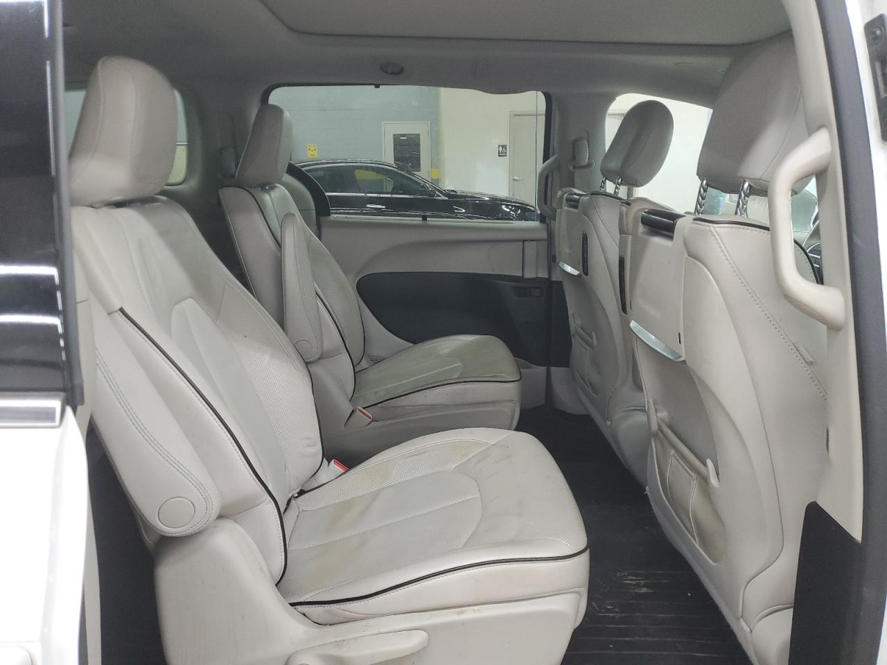 2018 Chrysler Pacifica Hybrid Limited VIN: 2C4RC1N72JR124708 Lot: 63746275