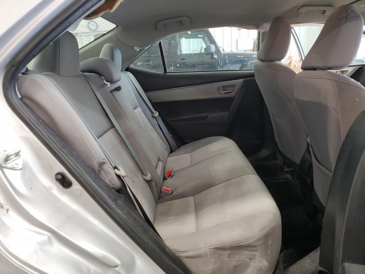 2015 Toyota Corolla L VIN: 5YFBURHE4FP223996 Lot: 63373515