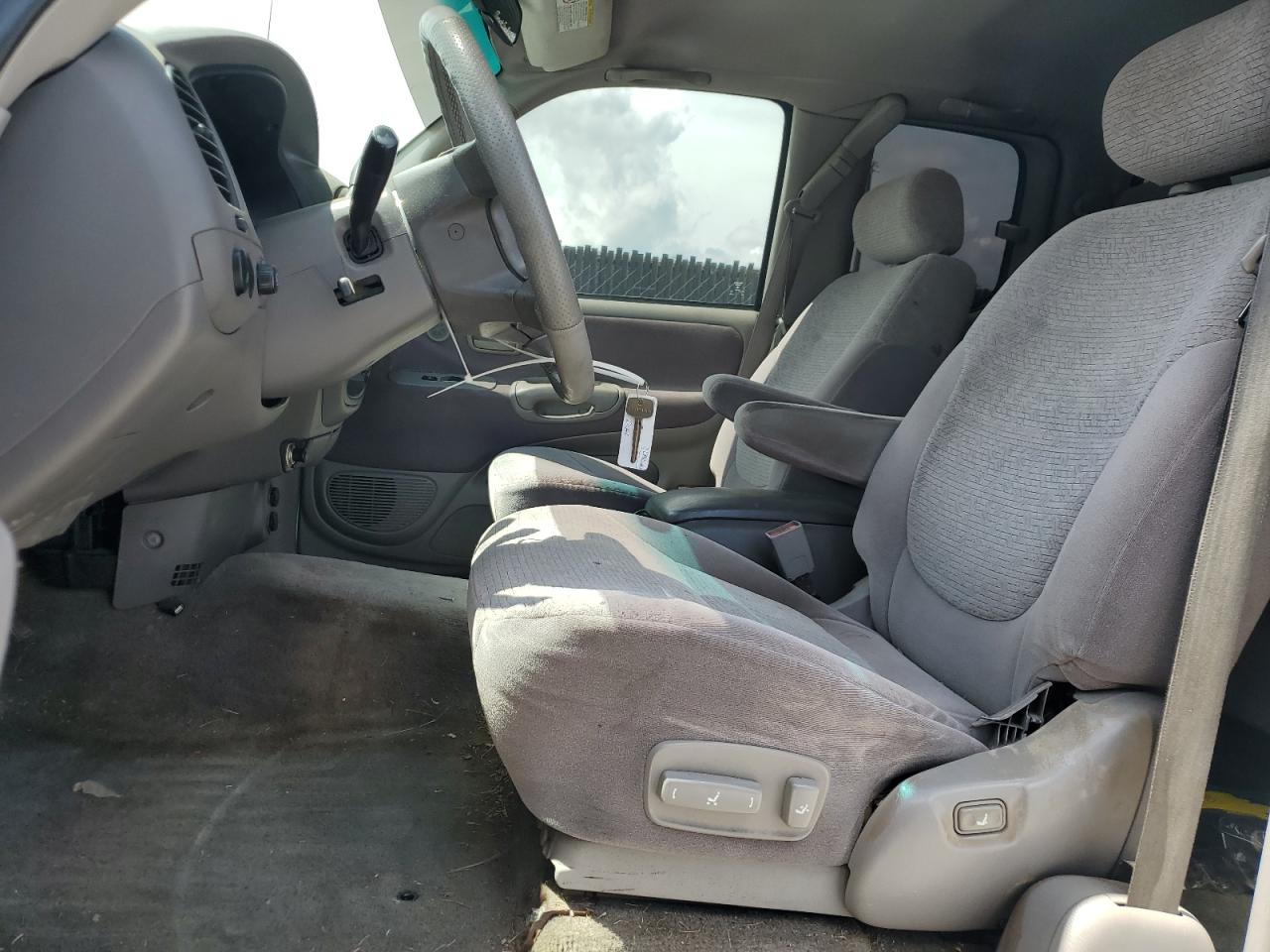 2002 Toyota Tundra Access Cab Limited VIN: 5TBRT381X2S296358 Lot: 65013025