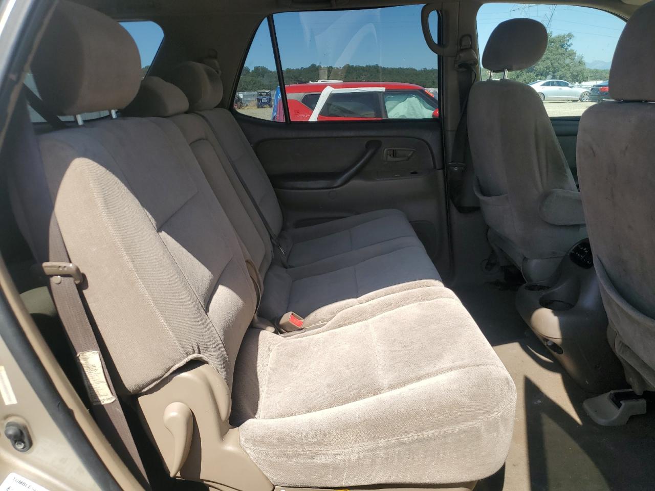 2002 Toyota Sequoia Sr5 VIN: 5TDBT44A32S067766 Lot: 64128245