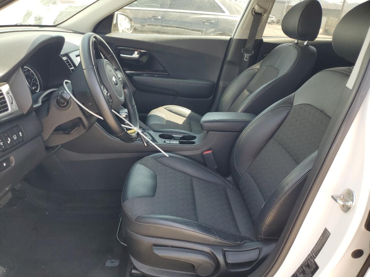 2019 Kia Niro Ex VIN: KNDCC3LC2K5351784 Lot: 65463565
