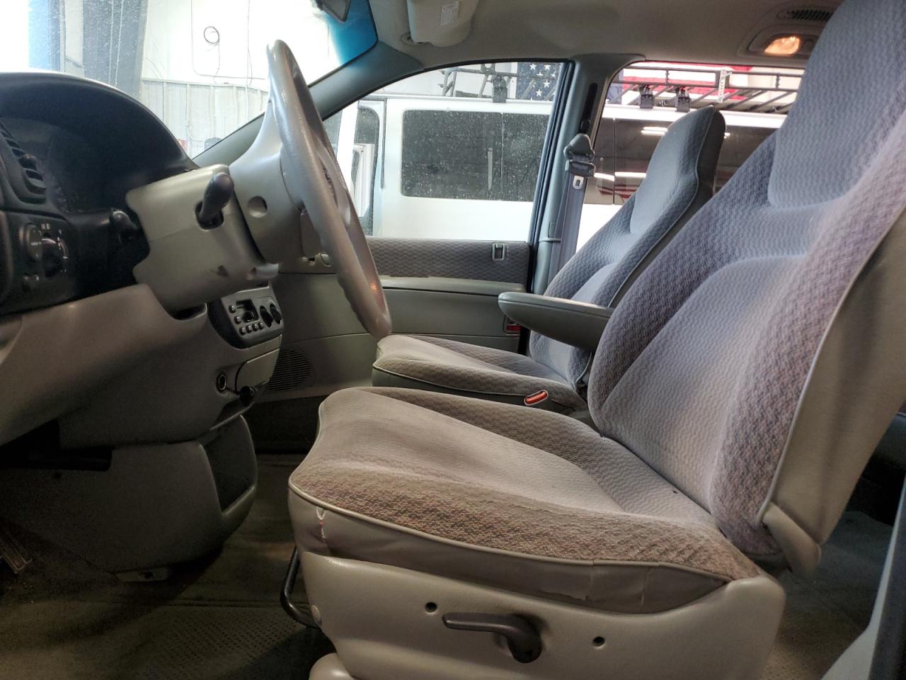 1999 Dodge Grand Caravan Se VIN: 1B4GT44L4XB913292 Lot: 63410075